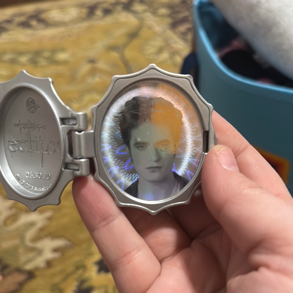 Twilight Eclipse Silver Compact Mirror - Picture 2 of 7